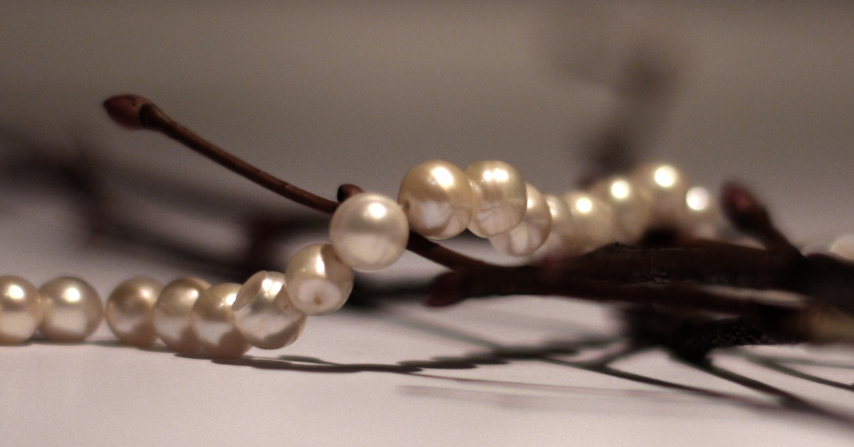 Why Pearl Jewelry Is the Perfect Gift for Your Mom or Loved One