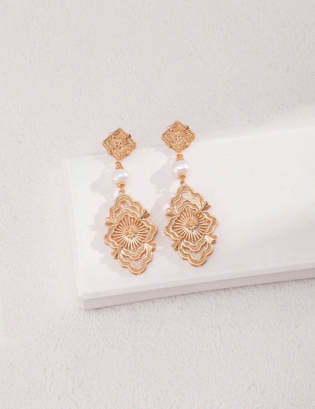 Elegant Wedding Gold Shape Dangle Earrings